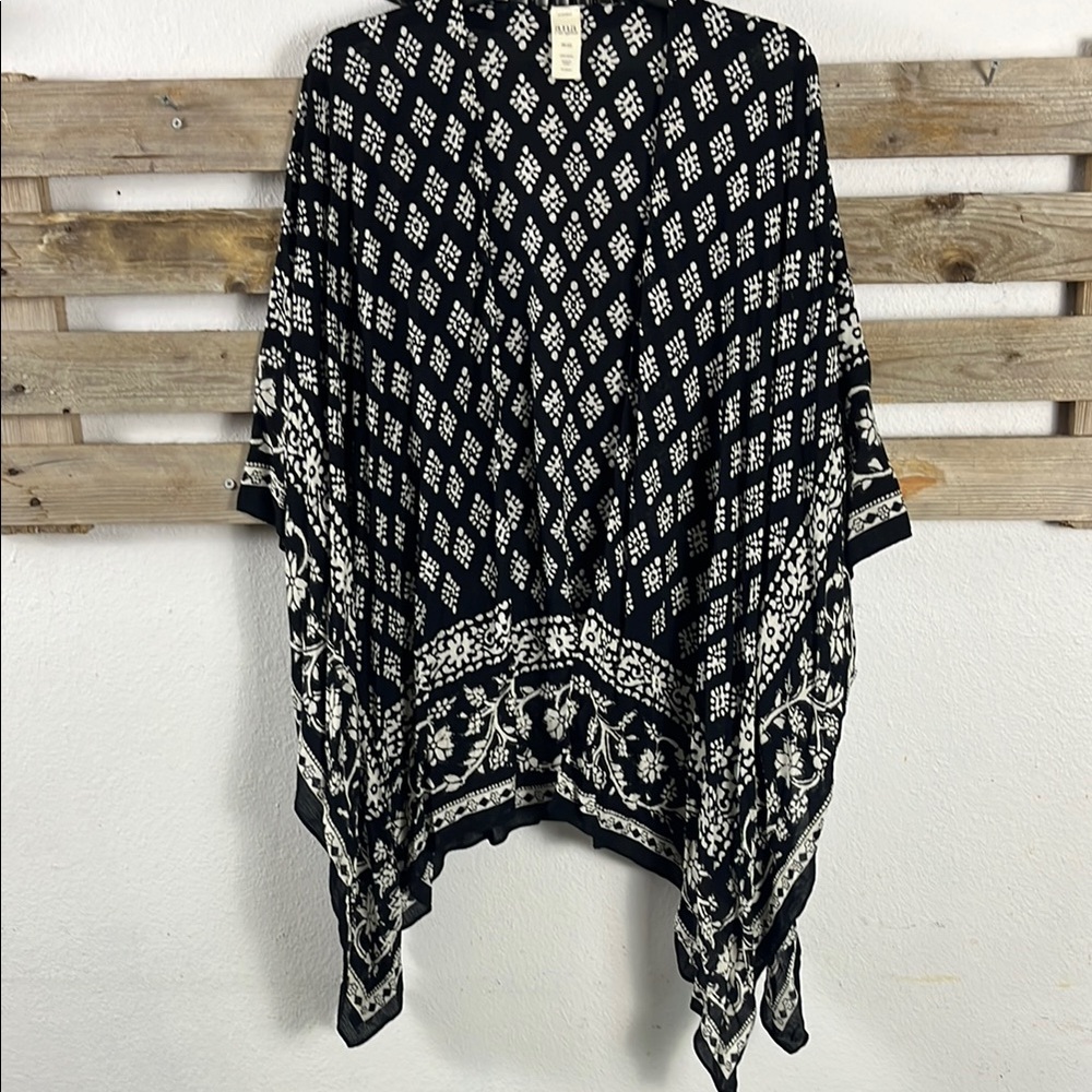 a.n.a Black and White Tunic Top with Chic Patterns